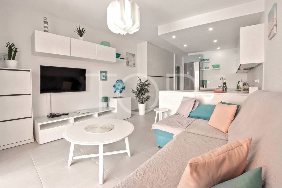 2 soveværelse Lejlighed til salg i Playa del Duque med swimmingpool garage - € 590.000 (Ref: 8938317)