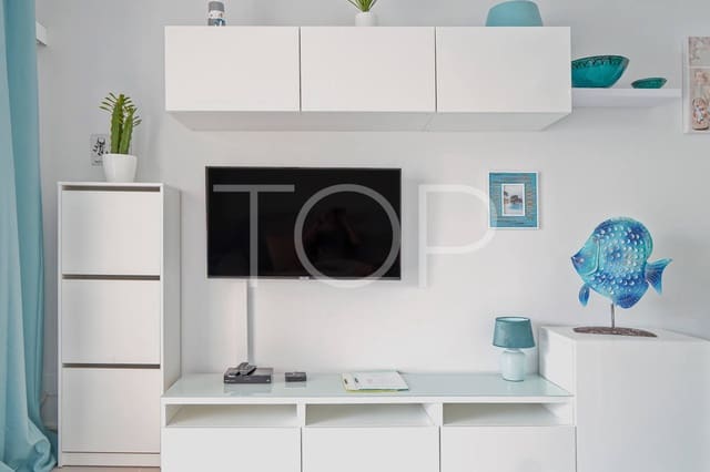 2 slaapkamer Flat te koop in Playa del Duque, Adeje met zwembad garage - € 590.000 (Ref: 8938317)