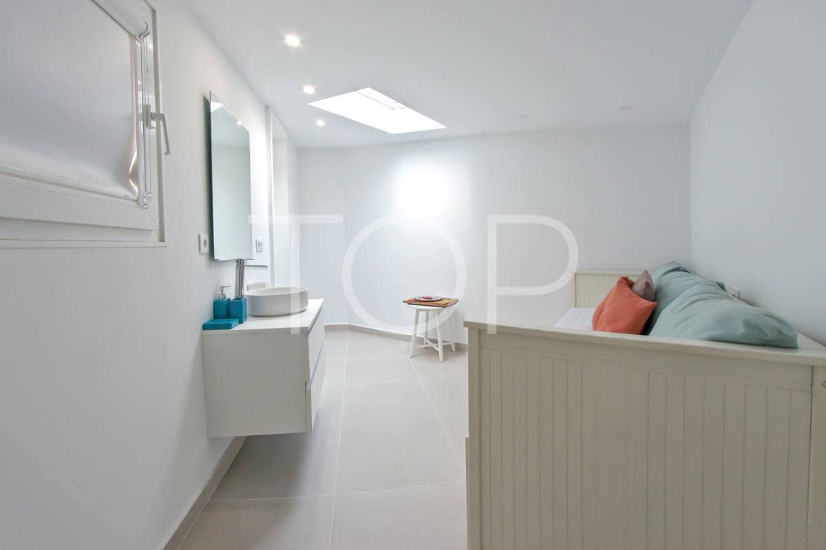 2 soveværelse Lejlighed til salg i Playa del Duque med swimmingpool garage - € 590.000 (Ref: 8938317)