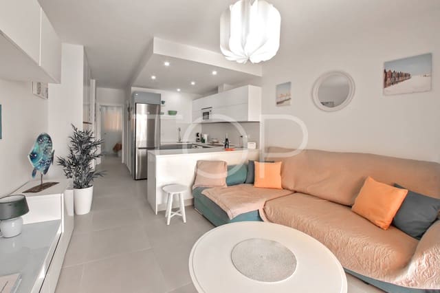 2 slaapkamer Flat te koop in Playa del Duque, Adeje met zwembad garage - € 590.000 (Ref: 8938317)