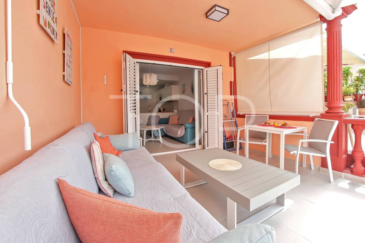 2 soveværelse Lejlighed til salg i Playa del Duque med swimmingpool garage - € 590.000 (Ref: 8938317)