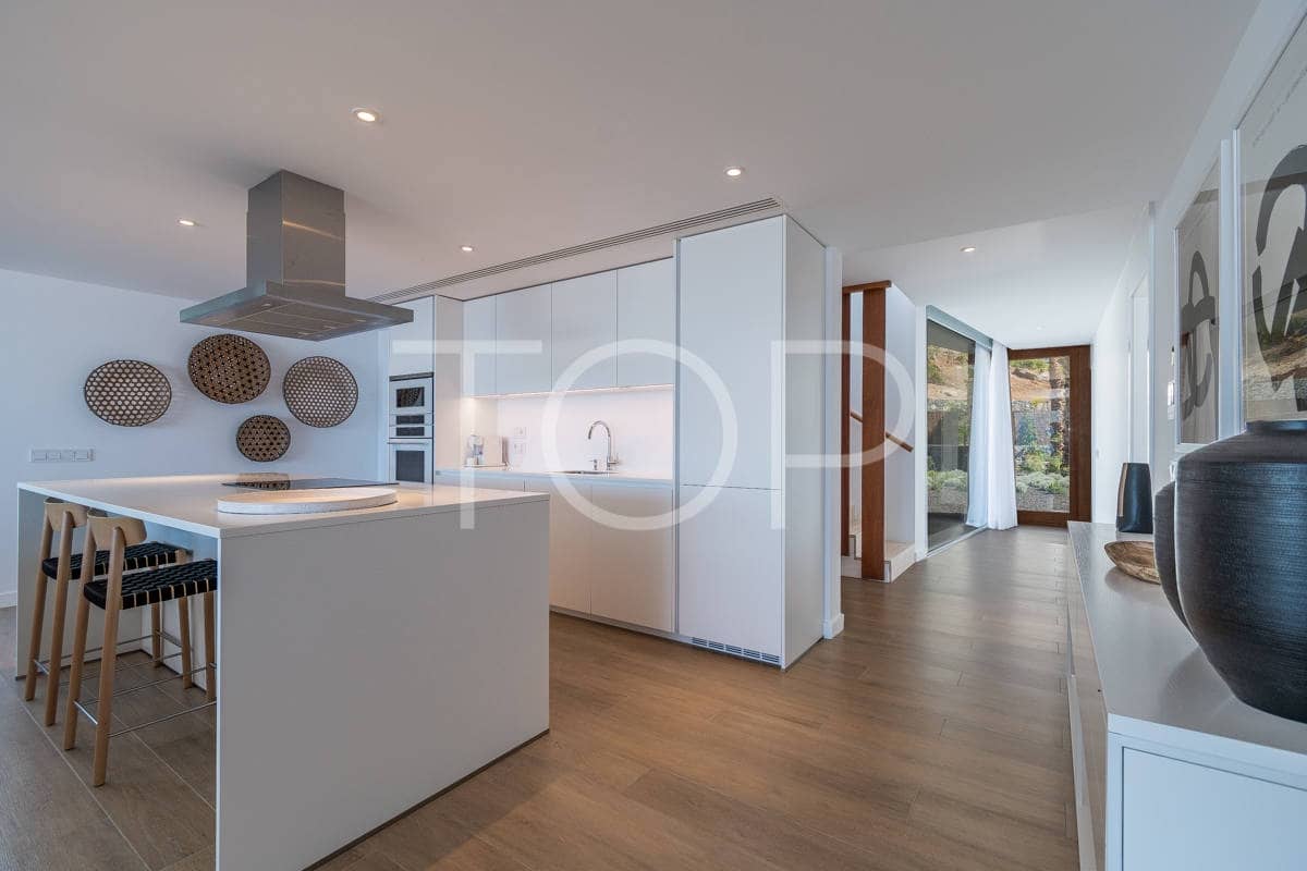 3 soveværelse Villa til salg i Guia de Isora med swimmingpool garage - € 2.100.000 (Ref: 8948258)