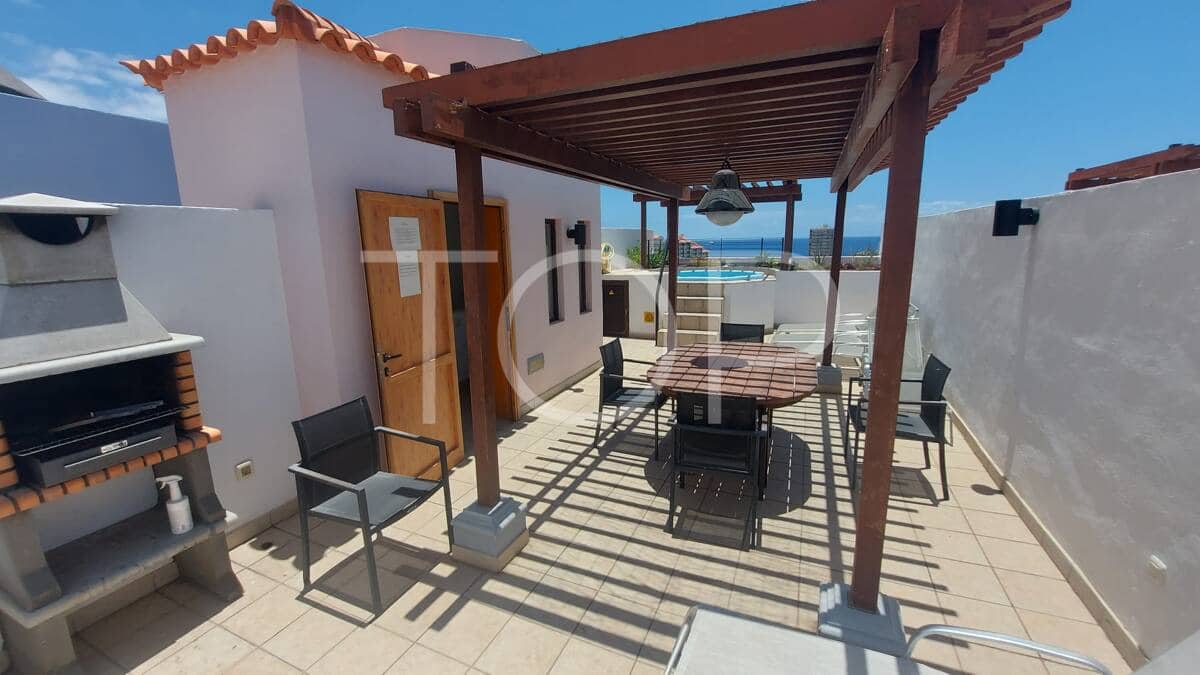 2 bedroom Flat for sale in Los Cristianos with pool garage - € 674,080 (Ref: 8952385)