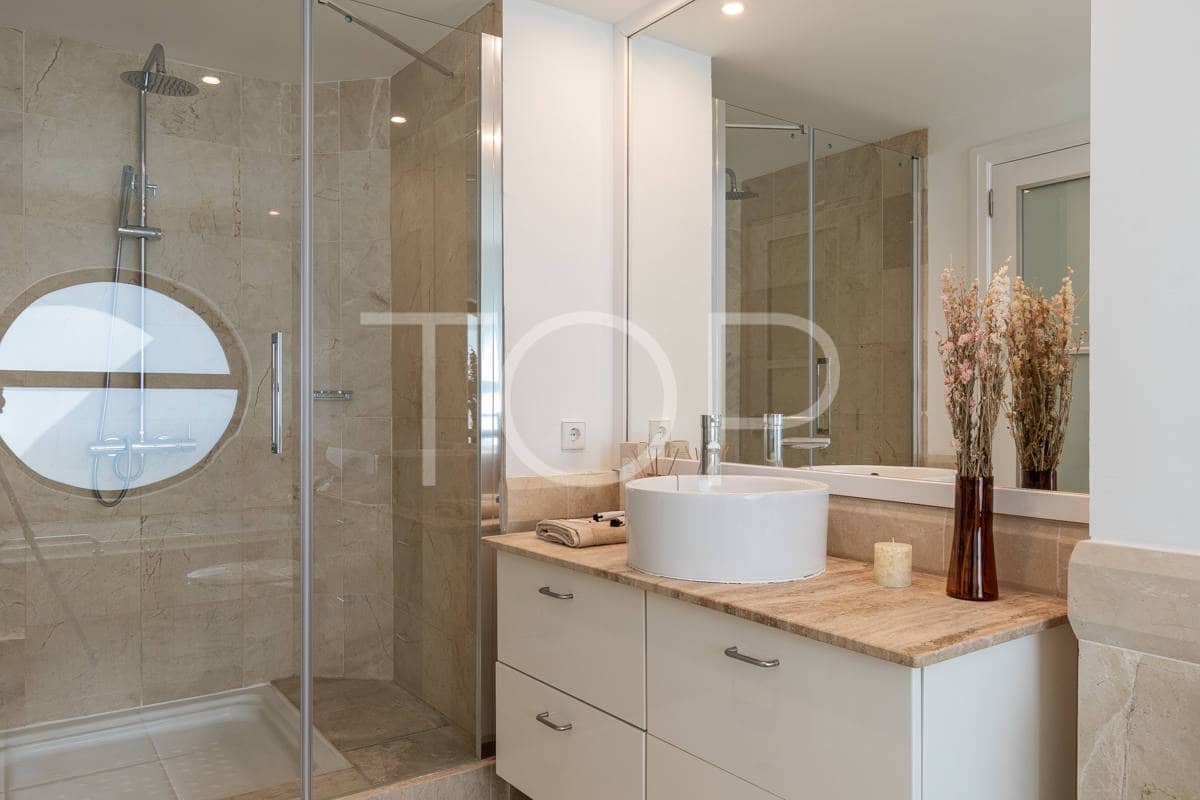 2 slaapkamer Penthouse te koop in Los Cristianos met garage - € 691.130 (Ref: 8953908)