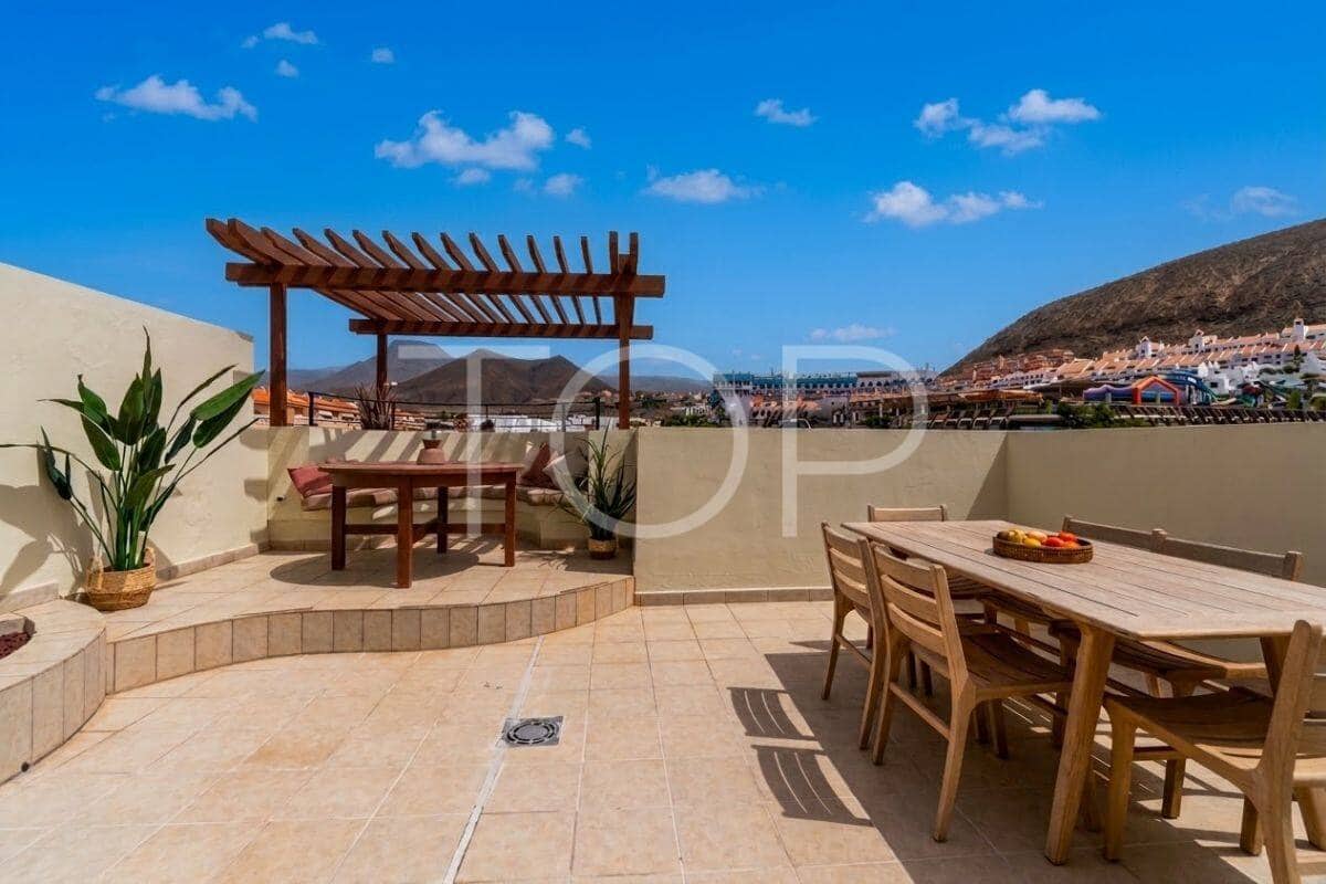2 bedroom Penthouse for sale in Los Cristianos with garage - € 691,130 (Ref: 8953908)