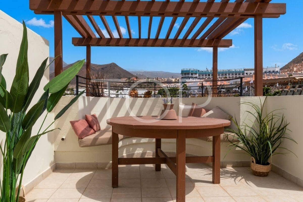 2 bedroom Penthouse for sale in Los Cristianos with garage - € 691,130 (Ref: 8953908)