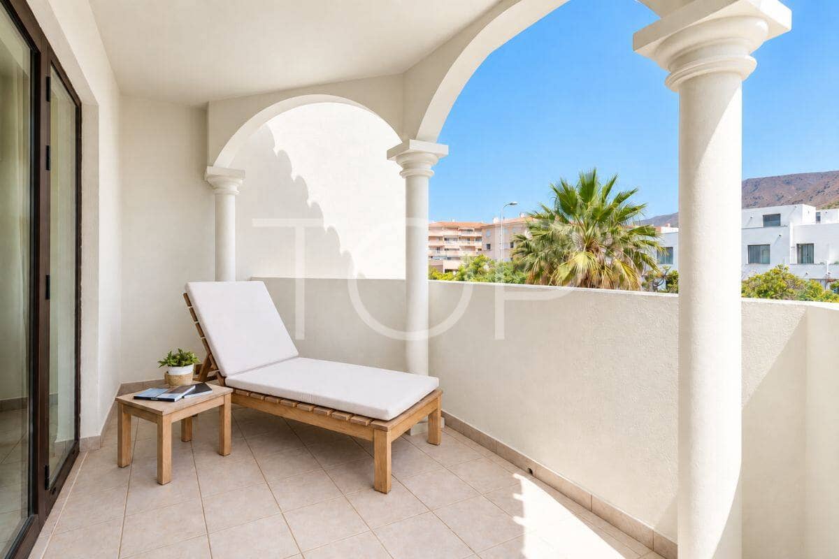 2 bedroom Penthouse for sale in Los Cristianos with garage - € 691,130 (Ref: 8953908)