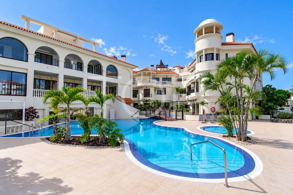 2 bedroom Penthouse for sale in Los Cristianos with garage - € 691,130 (Ref: 8953908)