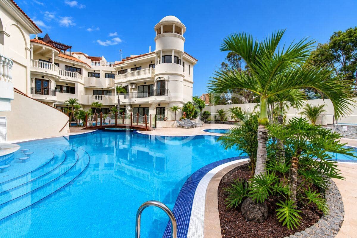 2 bedroom Penthouse for sale in Los Cristianos with garage - € 691,130 (Ref: 8953908)
