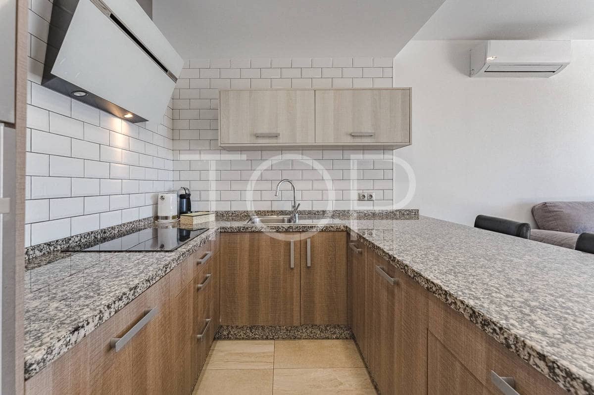 3 soveværelse Rækkehus til salg i La Caleta Adeje med swimmingpool garage - € 1.195.000 (Ref: 8987819)