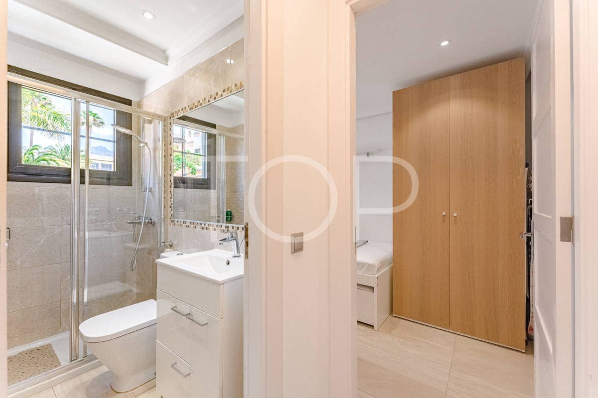 3 soveværelse Rækkehus til salg i La Caleta Adeje med swimmingpool garage - € 1.195.000 (Ref: 8987819)