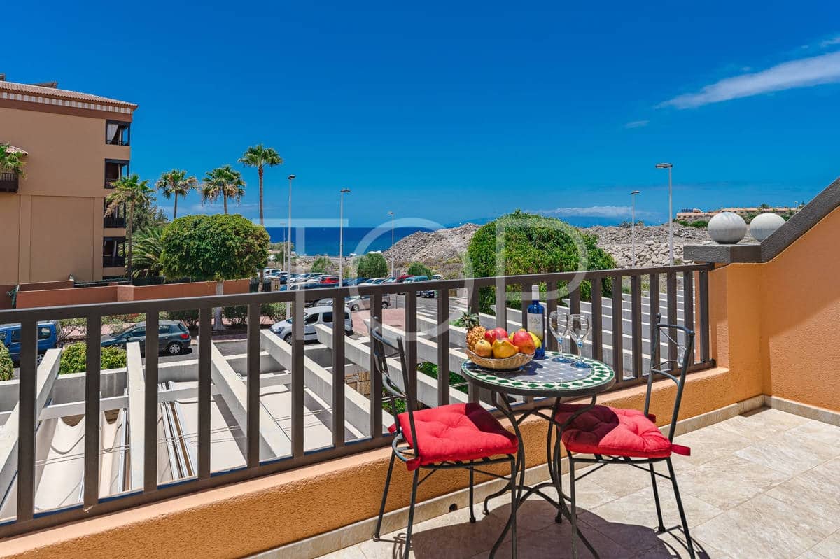 3 soveværelse Rækkehus til salg i La Caleta Adeje med swimmingpool garage - € 1.195.000 (Ref: 8987819)