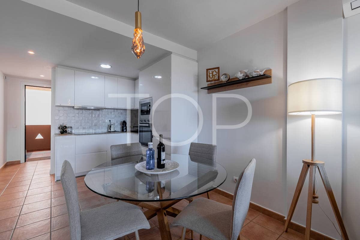 2 bedroom Flat for sale in Adeje with pool garage - € 375,000 (Ref: 8998029)