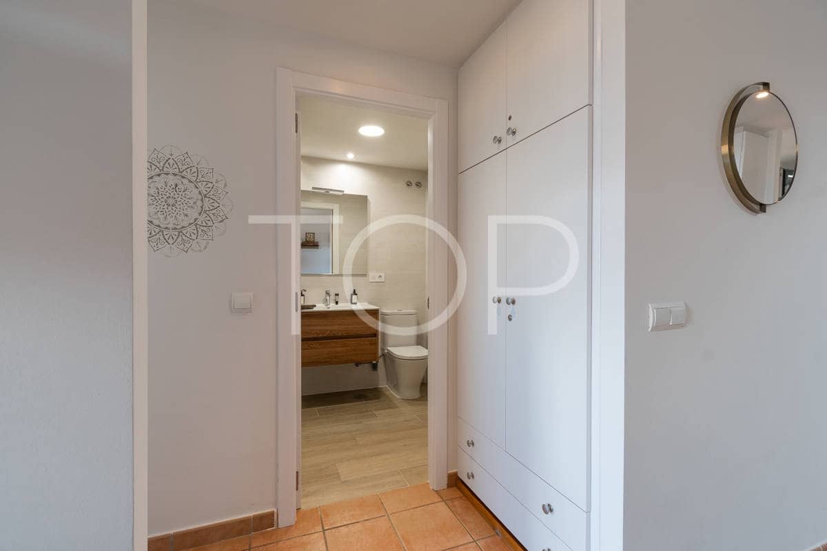 2 bedroom Flat for sale in Adeje with pool garage - € 375,000 (Ref: 8998029)