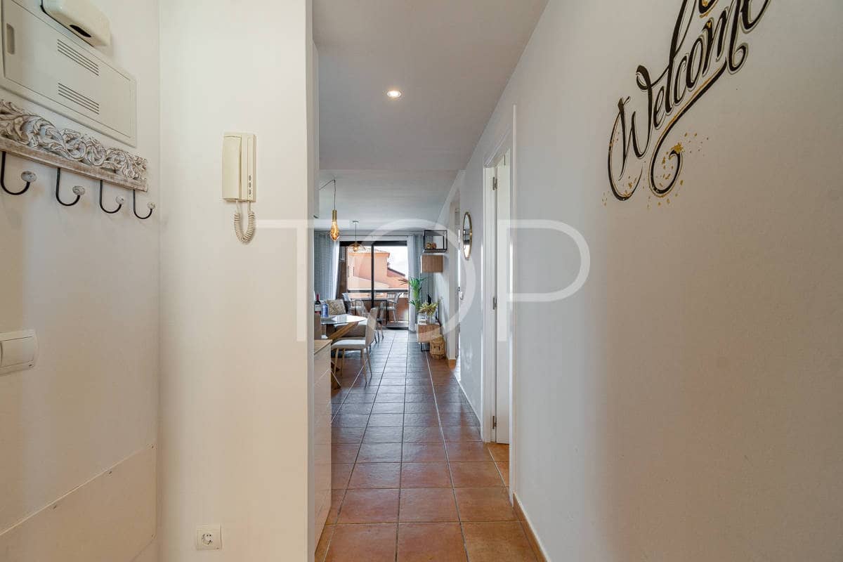 2 bedroom Flat for sale in Adeje with pool garage - € 375,000 (Ref: 8998029)