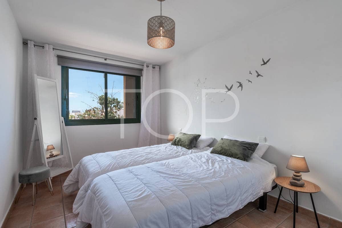 2 bedroom Flat for sale in Adeje with pool garage - € 375,000 (Ref: 8998029)