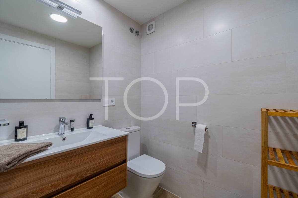 2 bedroom Flat for sale in Adeje with pool garage - € 375,000 (Ref: 8998029)