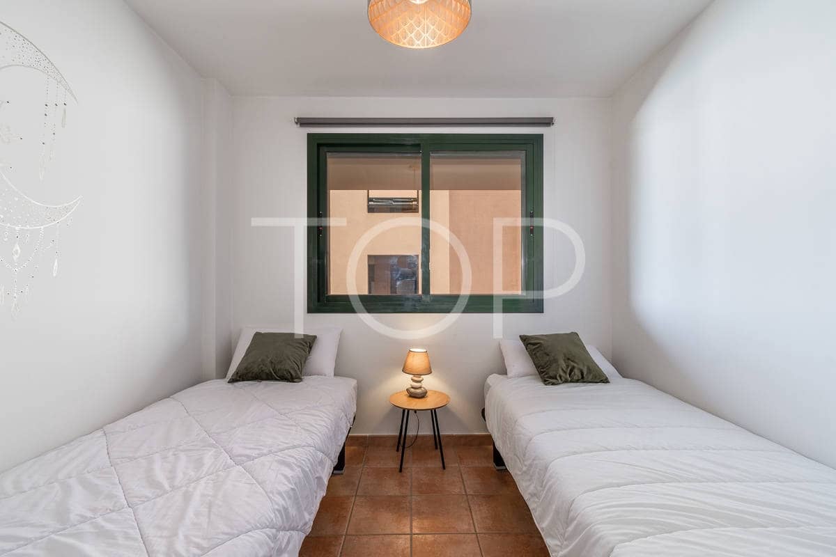 2 bedroom Flat for sale in Adeje with pool garage - € 375,000 (Ref: 8998029)