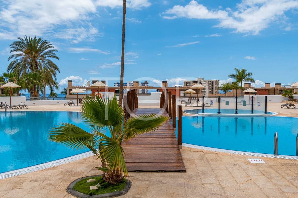 2 bedroom Flat for sale in Adeje with pool garage - € 375,000 (Ref: 8998029)