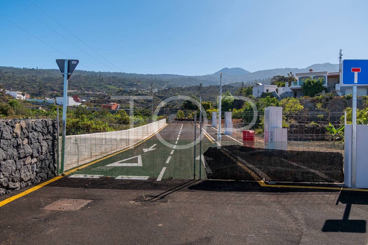 Grunde uden byggetilladelser til salg i Guia de Isora - € 267.500 (Ref: 9111701)