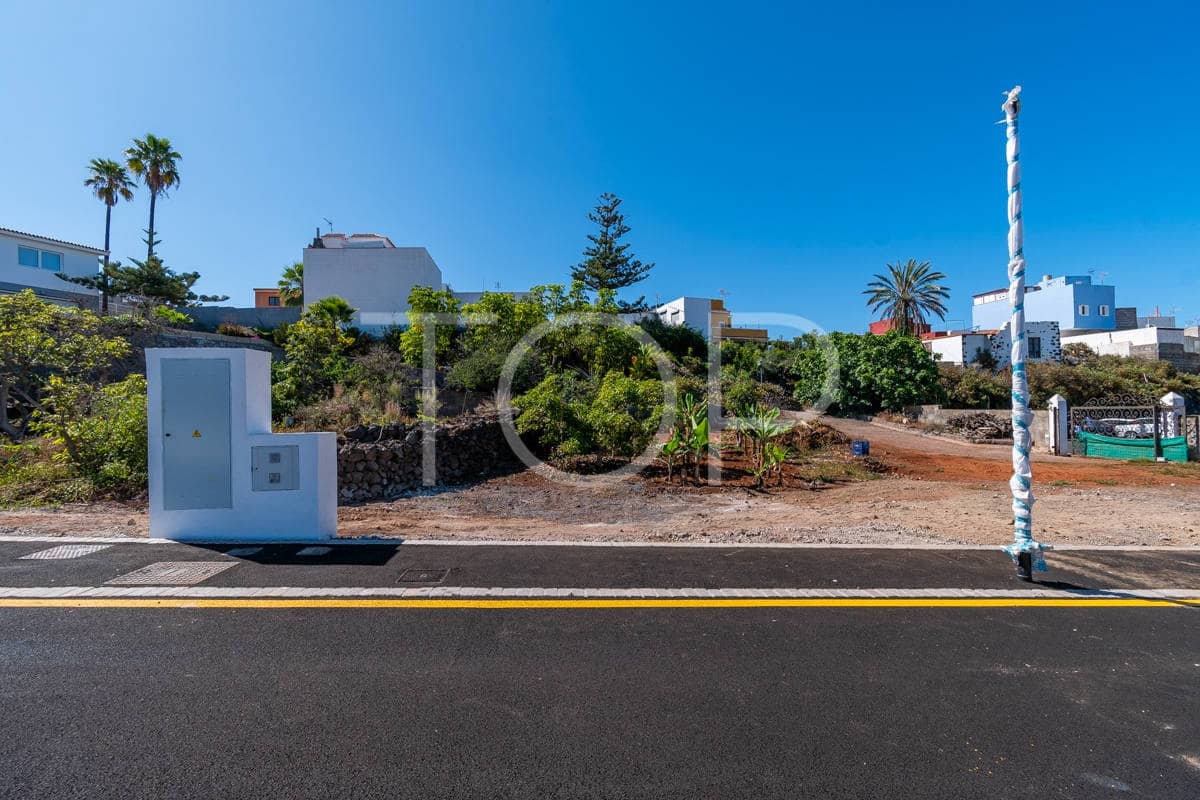 Grunde uden byggetilladelser til salg i Guia de Isora - € 267.500 (Ref: 9111701)