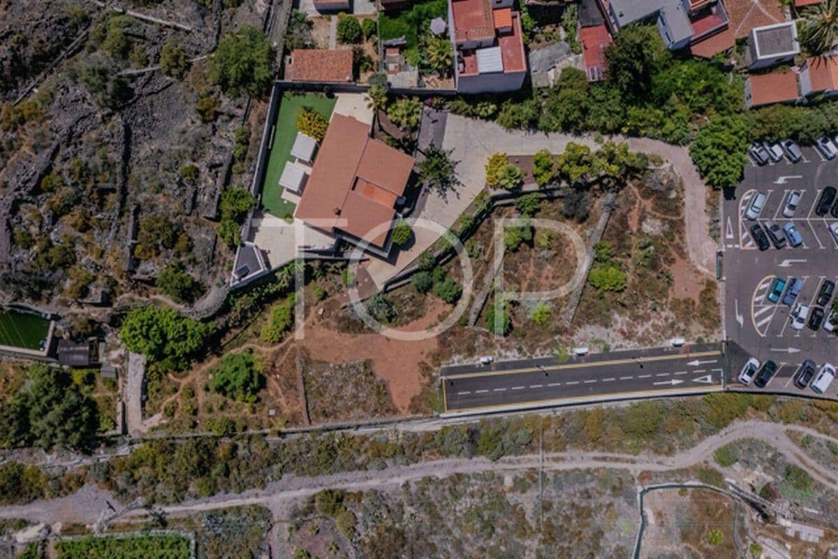 Mark till salu i Guia de Isora - 238 000 € (Ref: 9111701)