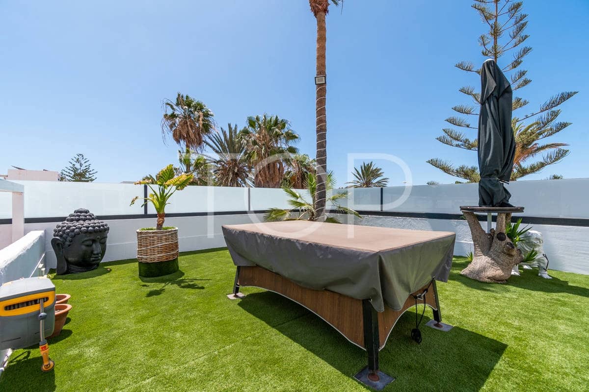 3 slaapkamer Villa te koop in Costa del Silencio met zwembad garage - € 998.000 (Ref: 9124365)