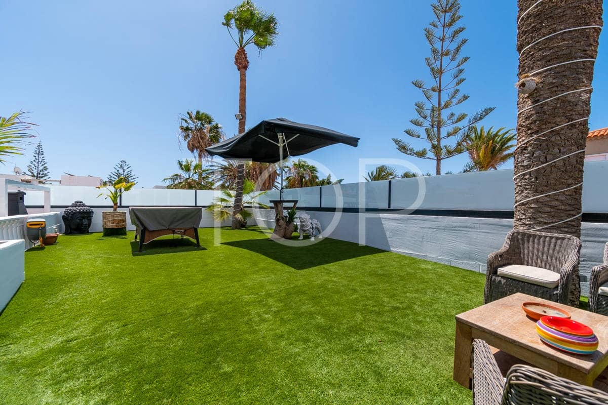 3 slaapkamer Villa te koop in Costa del Silencio met zwembad garage - € 998.000 (Ref: 9124365)