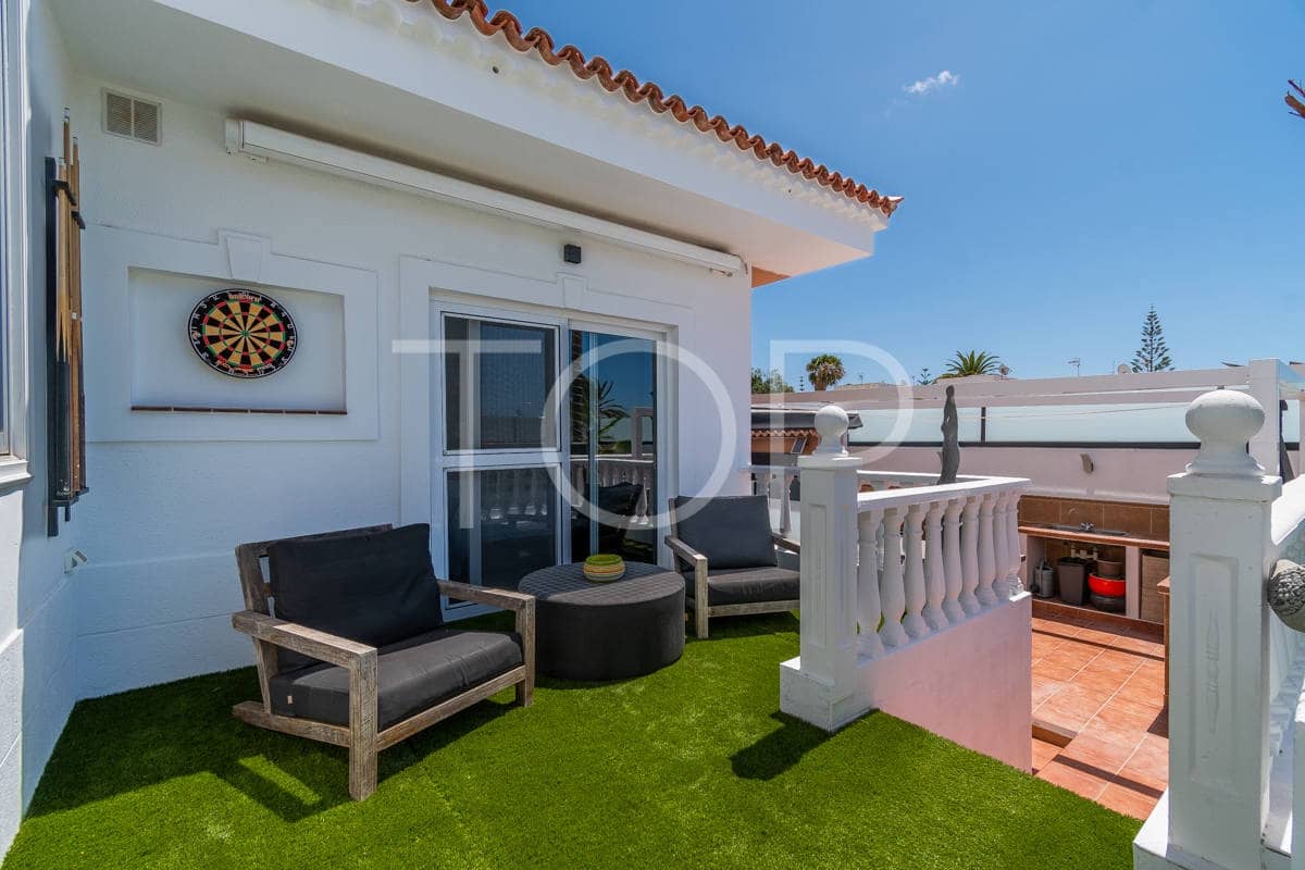 3 slaapkamer Villa te koop in Costa del Silencio met zwembad garage - € 998.000 (Ref: 9124365)