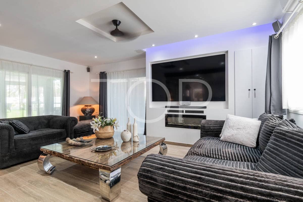 3 slaapkamer Villa te koop in Costa del Silencio met zwembad garage - € 998.000 (Ref: 9124365)