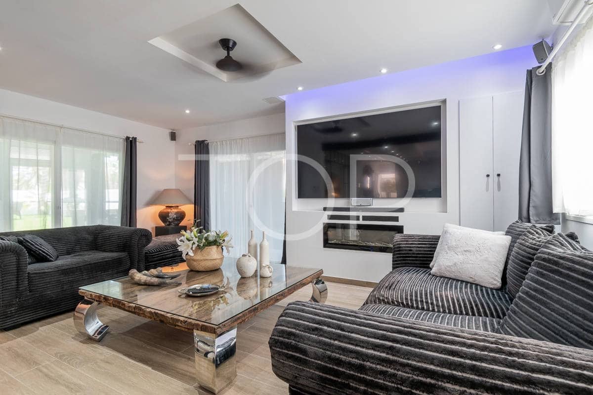 3 slaapkamer Villa te koop in Costa del Silencio met zwembad garage - € 998.000 (Ref: 9124365)