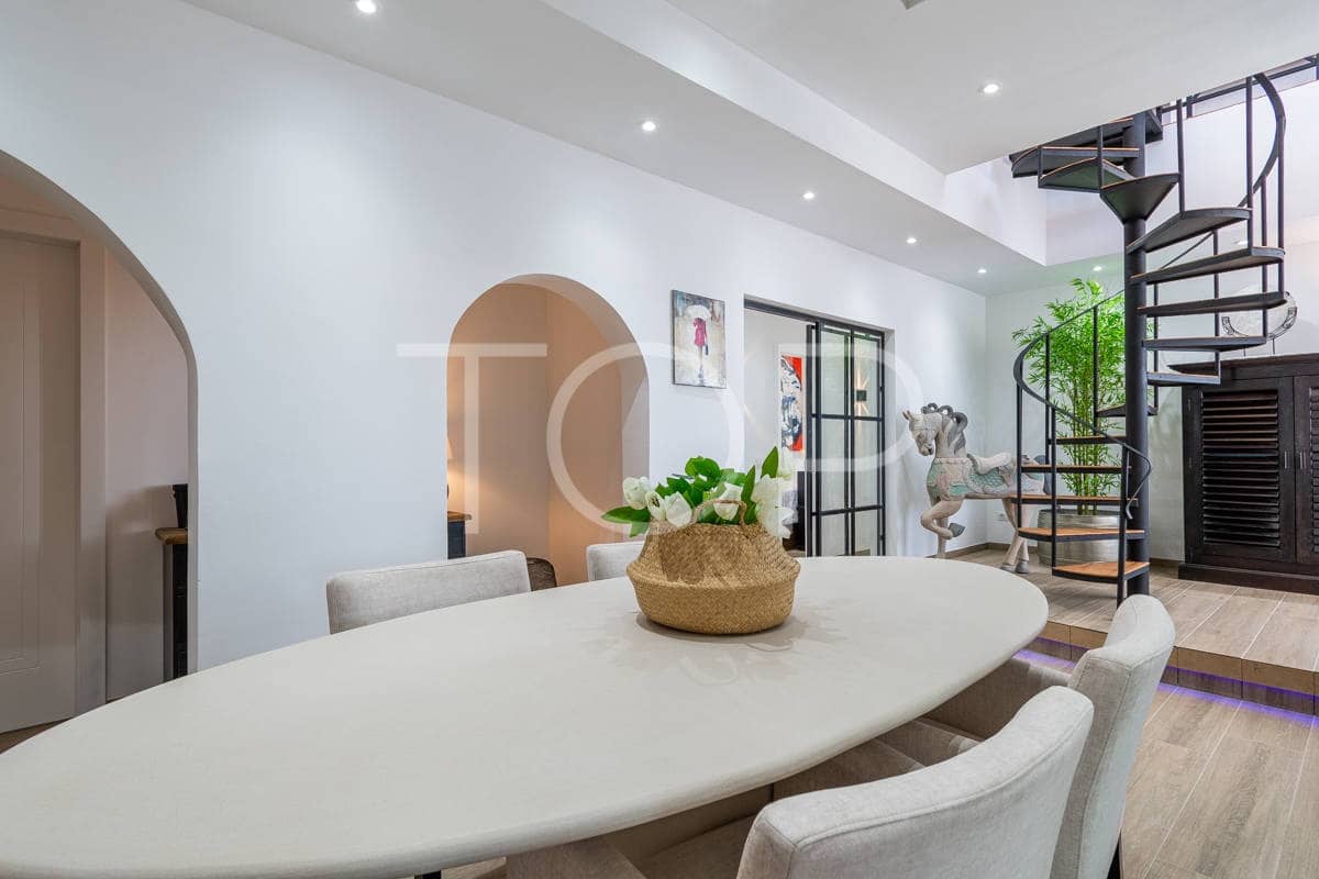 3 slaapkamer Villa te koop in Costa del Silencio met zwembad garage - € 998.000 (Ref: 9124365)