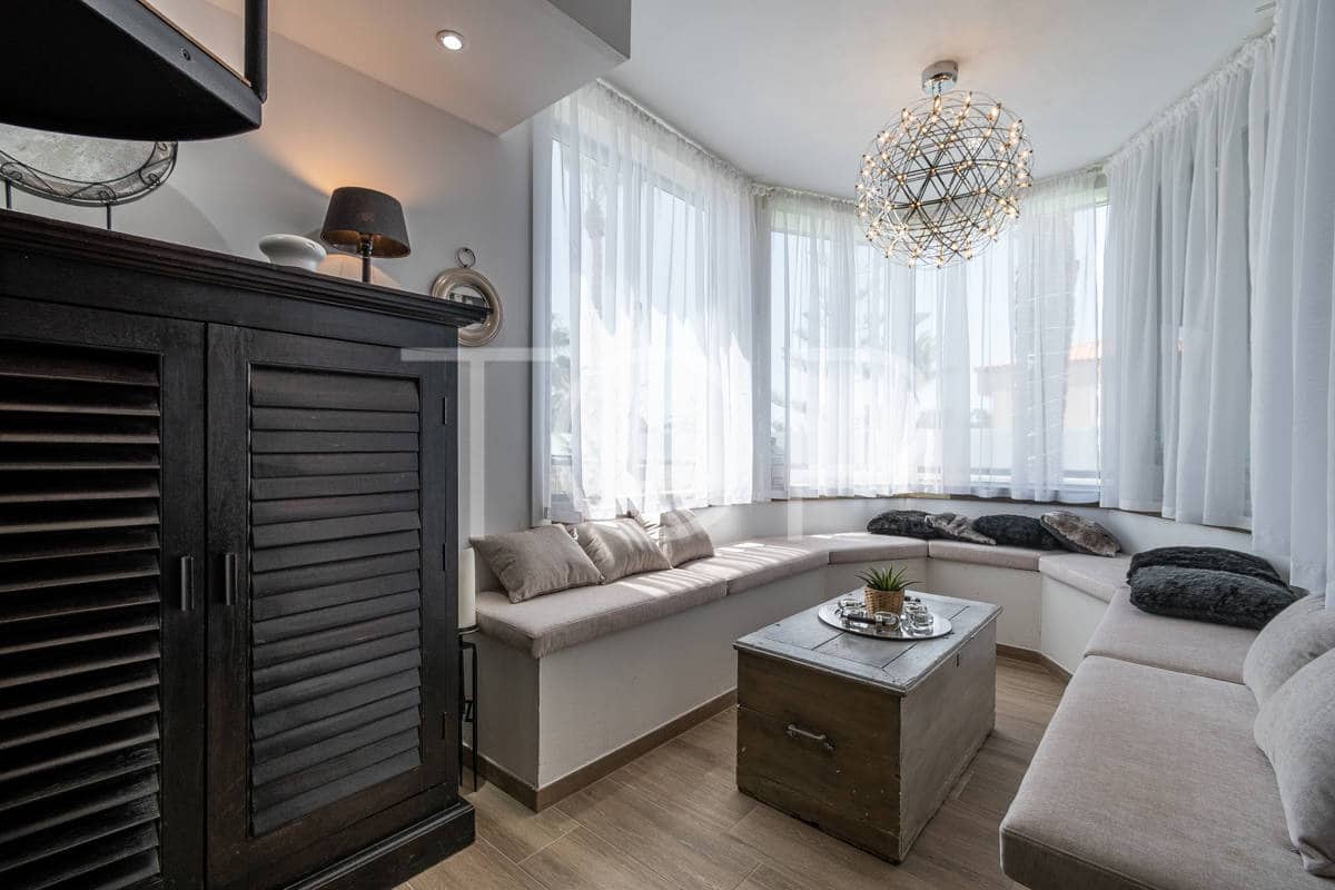 3 slaapkamer Villa te koop in Costa del Silencio met zwembad garage - € 998.000 (Ref: 9124365)