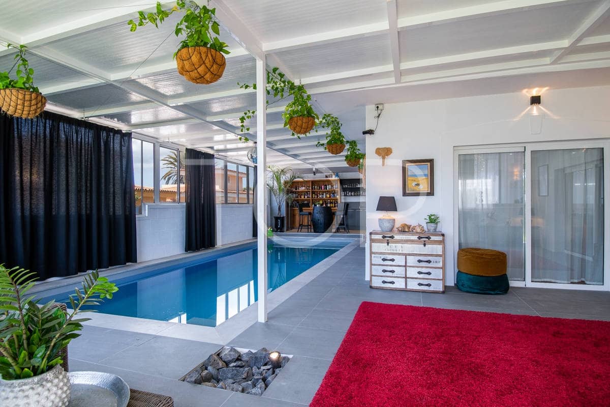 3 slaapkamer Villa te koop in Costa del Silencio met zwembad garage - € 998.000 (Ref: 9124365)