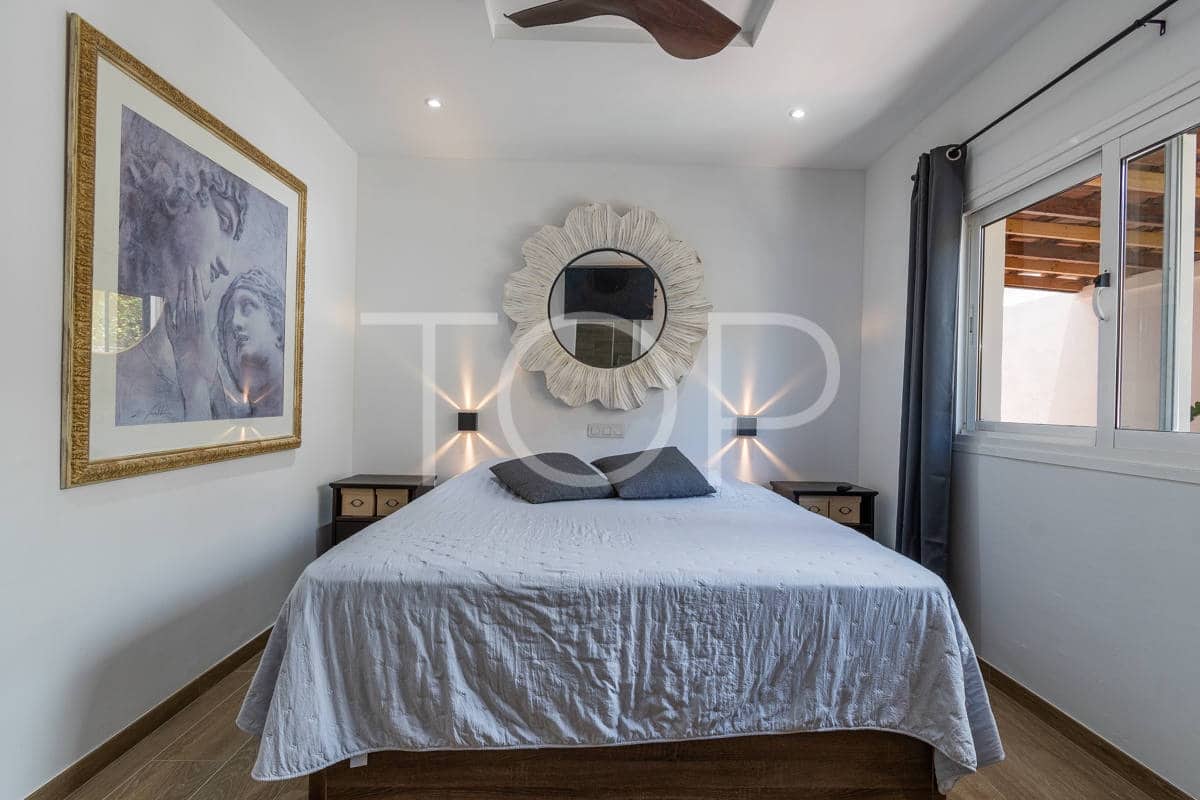 3 slaapkamer Villa te koop in Costa del Silencio met zwembad garage - € 998.000 (Ref: 9124365)