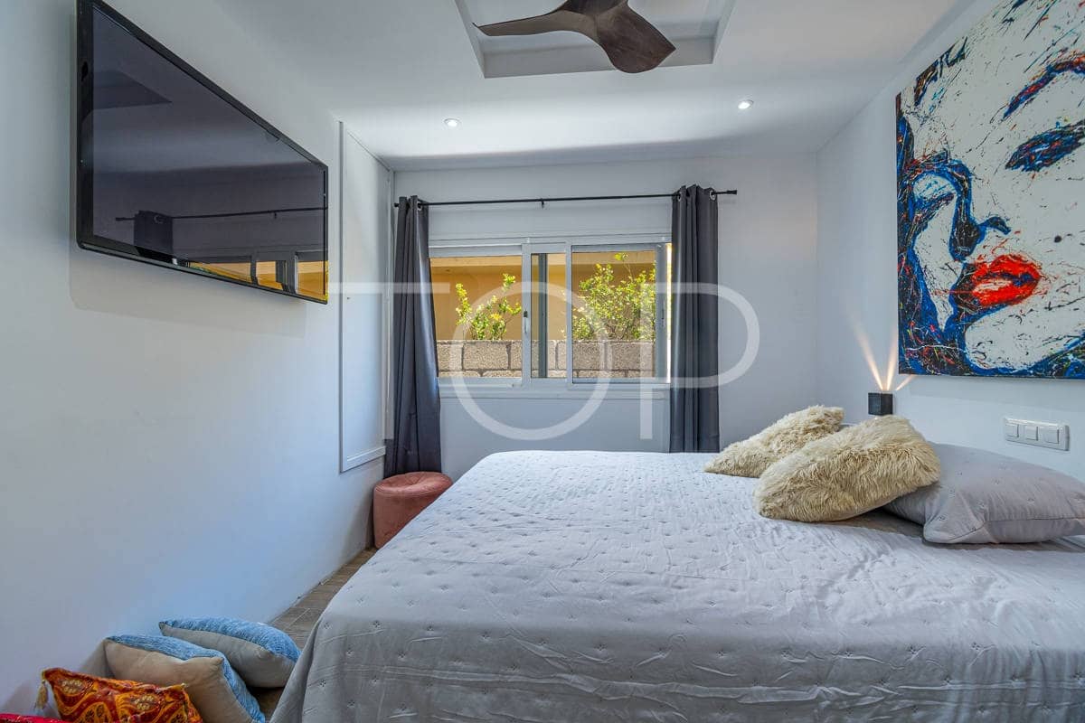 3 slaapkamer Villa te koop in Costa del Silencio met zwembad garage - € 998.000 (Ref: 9124365)