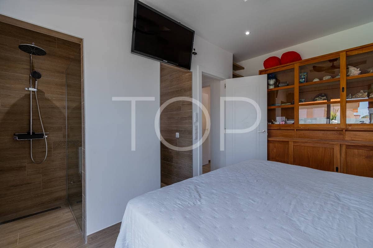 3 slaapkamer Villa te koop in Costa del Silencio met zwembad garage - € 998.000 (Ref: 9124365)