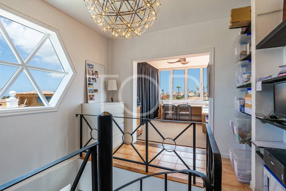 3 slaapkamer Villa te koop in Costa del Silencio met zwembad garage - € 998.000 (Ref: 9124365)