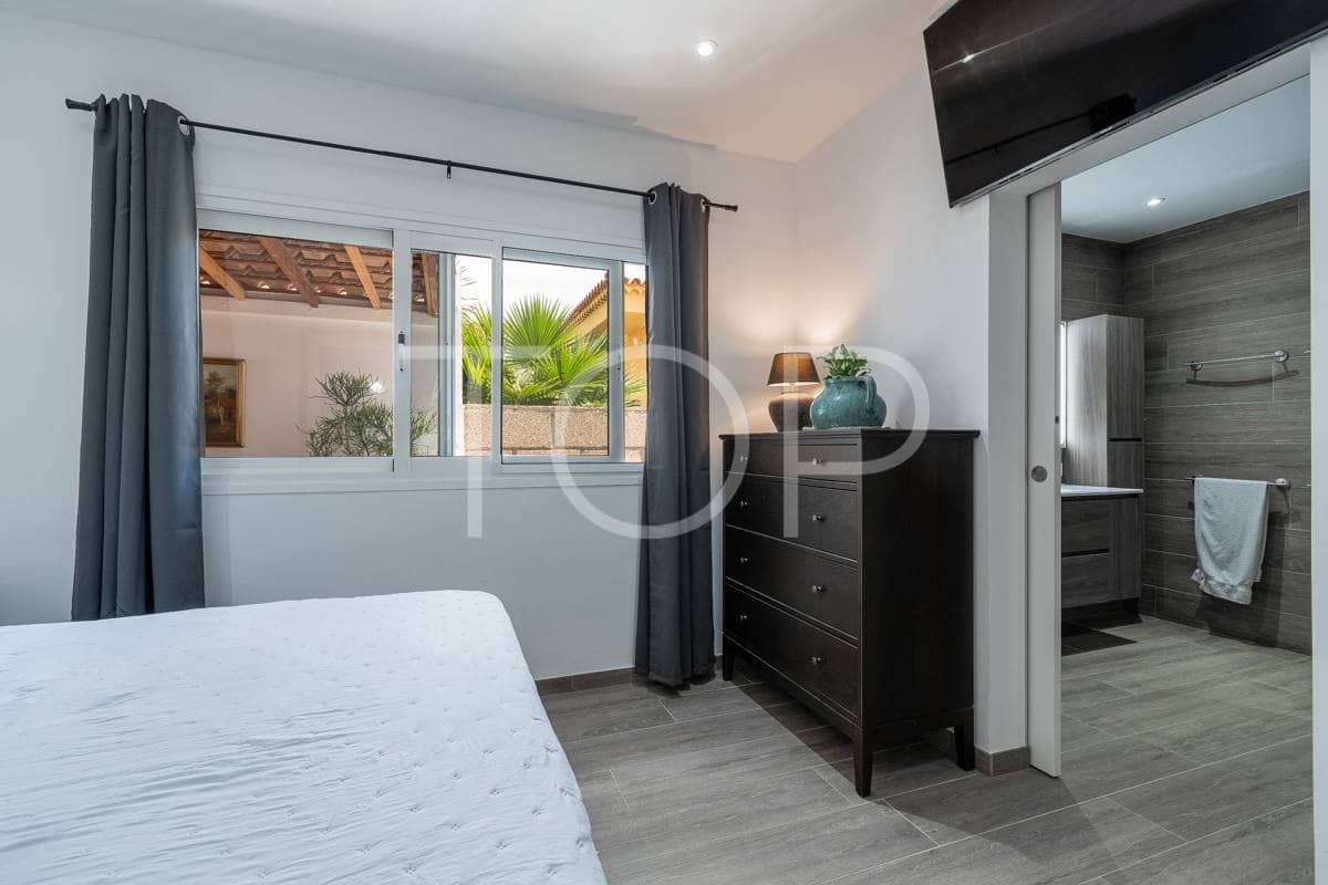 3 slaapkamer Villa te koop in Costa del Silencio met zwembad garage - € 998.000 (Ref: 9124365)