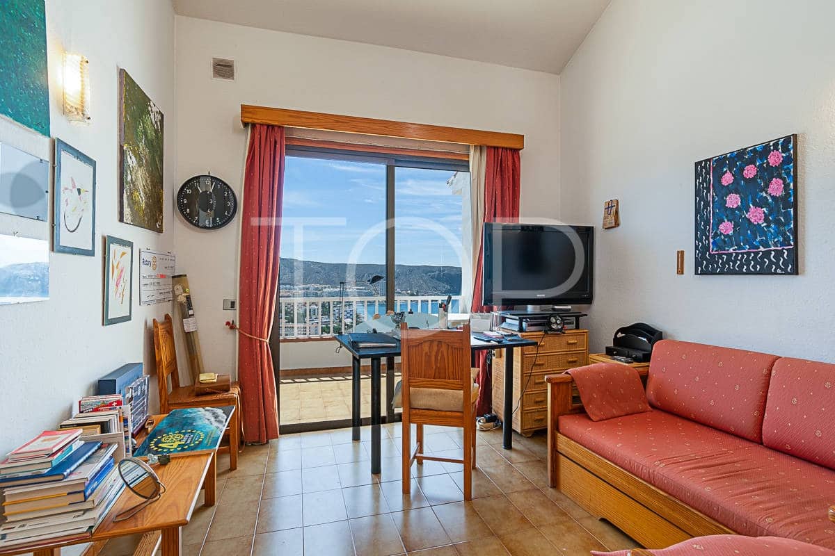 2 soverom Penthouse til salgs i Los Cristianos med svømmebasseng - € 350 000 (Ref: 9148755)