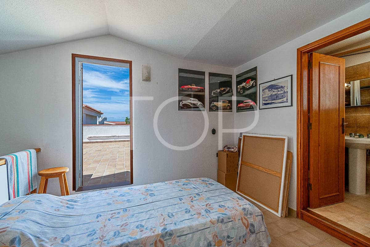 2 soverom Penthouse til salgs i Los Cristianos med svømmebasseng - € 350 000 (Ref: 9148755)