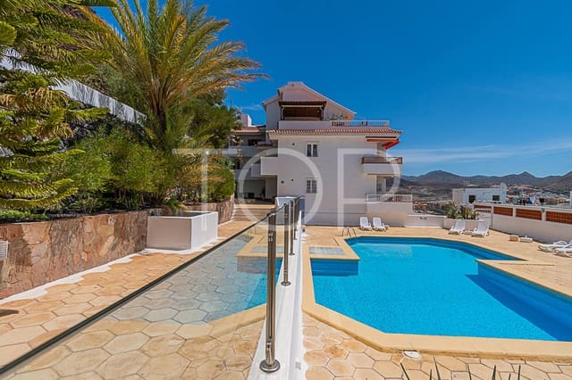 2 soverom Penthouse til salgs i Los Cristianos, Arona med svømmebasseng - € 350 000 (Ref: 9148755)