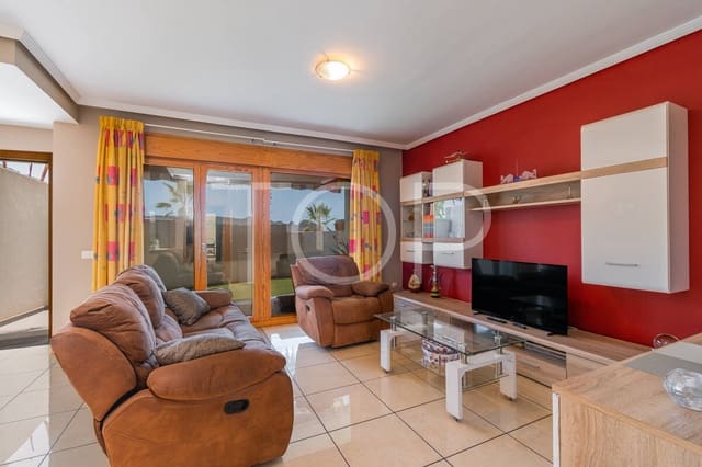 3 slaapkamer Rijtjeshuis te koop in Casco Urbano, Adeje met garage - € 580.000 (Ref: 9153528)