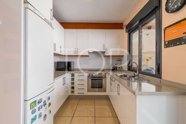 3 slaapkamer Rijtjeshuis te koop in Casco Urbano, Adeje met garage - € 580.000 (Ref: 9153528)
