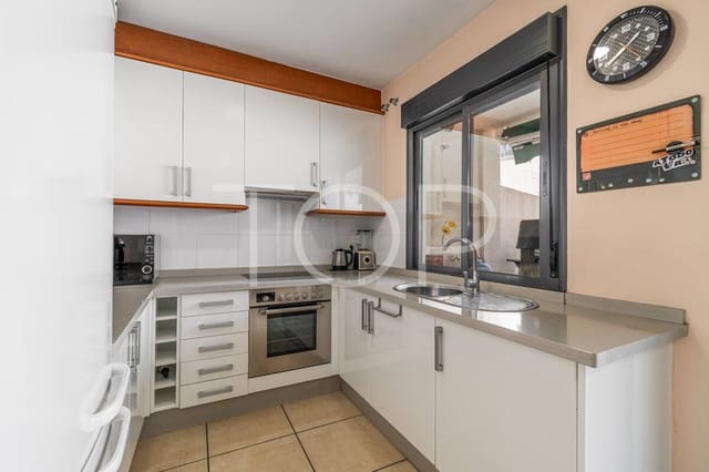 3 slaapkamer Rijtjeshuis te koop in Casco Urbano, Adeje met garage - € 580.000 (Ref: 9153528)