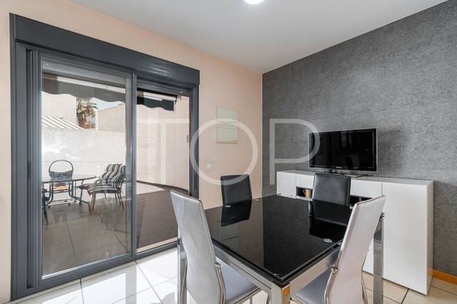 3 slaapkamer Rijtjeshuis te koop in Casco Urbano, Adeje met garage - € 580.000 (Ref: 9153528)