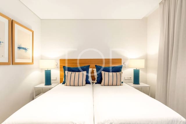 2 slaapkamer Flat te koop in Guía de Isora met zwembad garage - € 900.000 (Ref: 9153529)