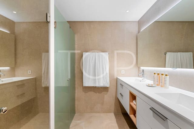 2 slaapkamer Flat te koop in Guía de Isora met zwembad garage - € 900.000 (Ref: 9153529)