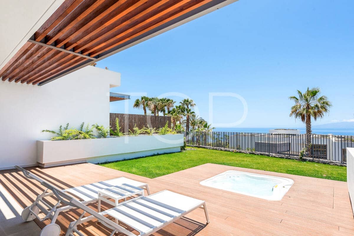 2 bedroom Flat for sale in Guia de Isora with pool garage - € 900,000 (Ref: 9153529)