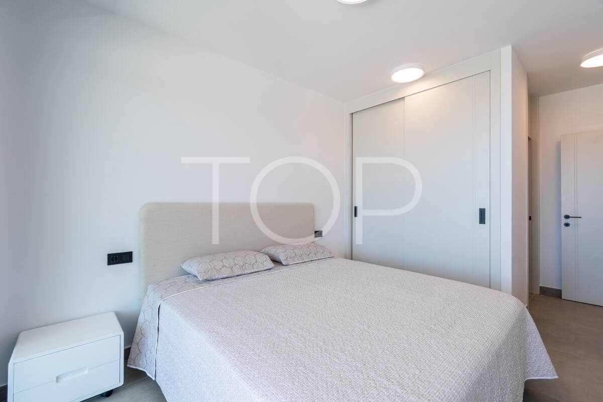 2 soverom Leilighet til salgs i Fanabe med svømmebasseng garasje - € 650 000 (Ref: 9193398)